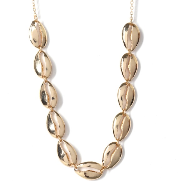 Shell Necklace - Picture 2 of 2